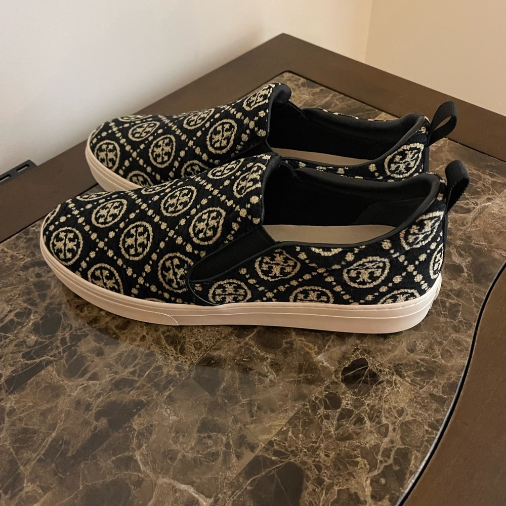 Torch Burch ladies shoes size 11